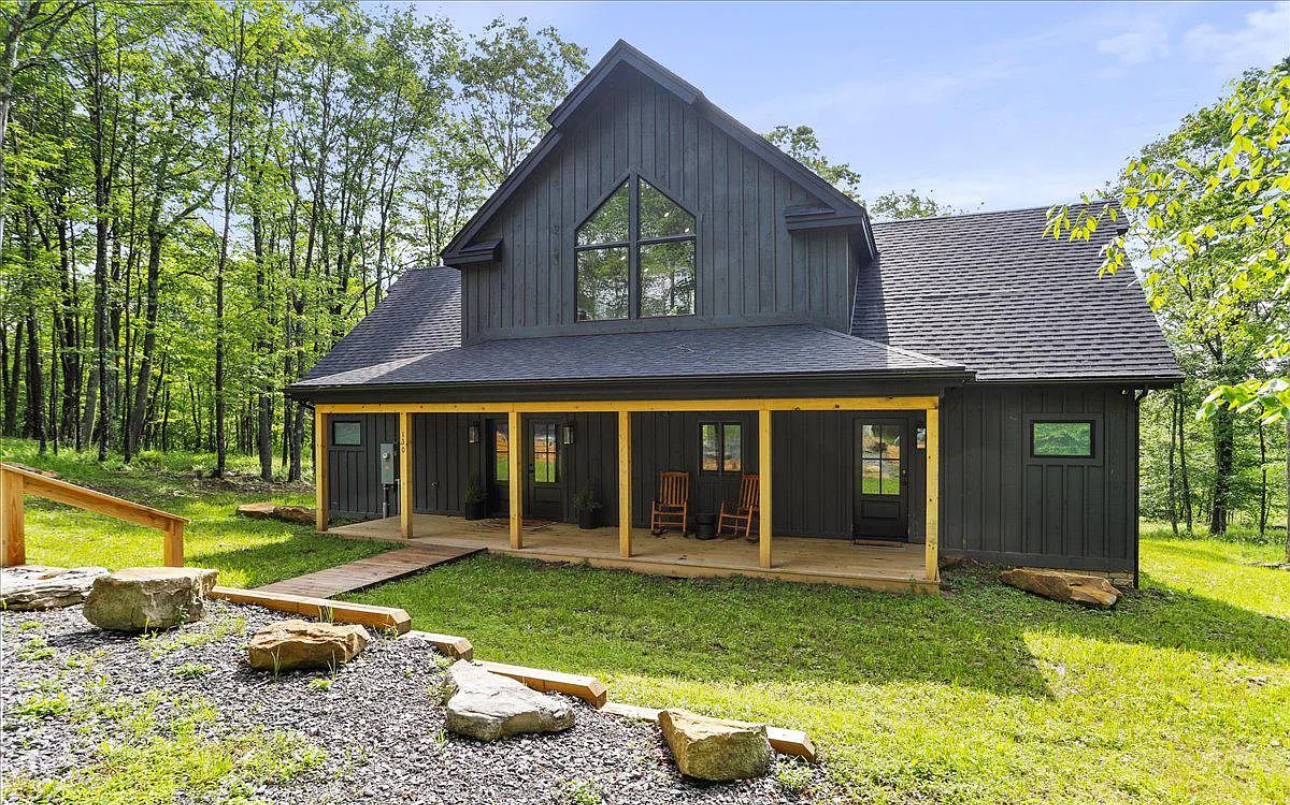 Lodestone Way property exterior